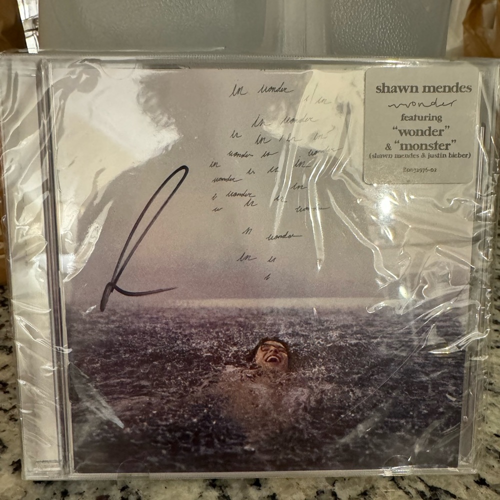 Shawn Mendes Wonder signed Compact Disc